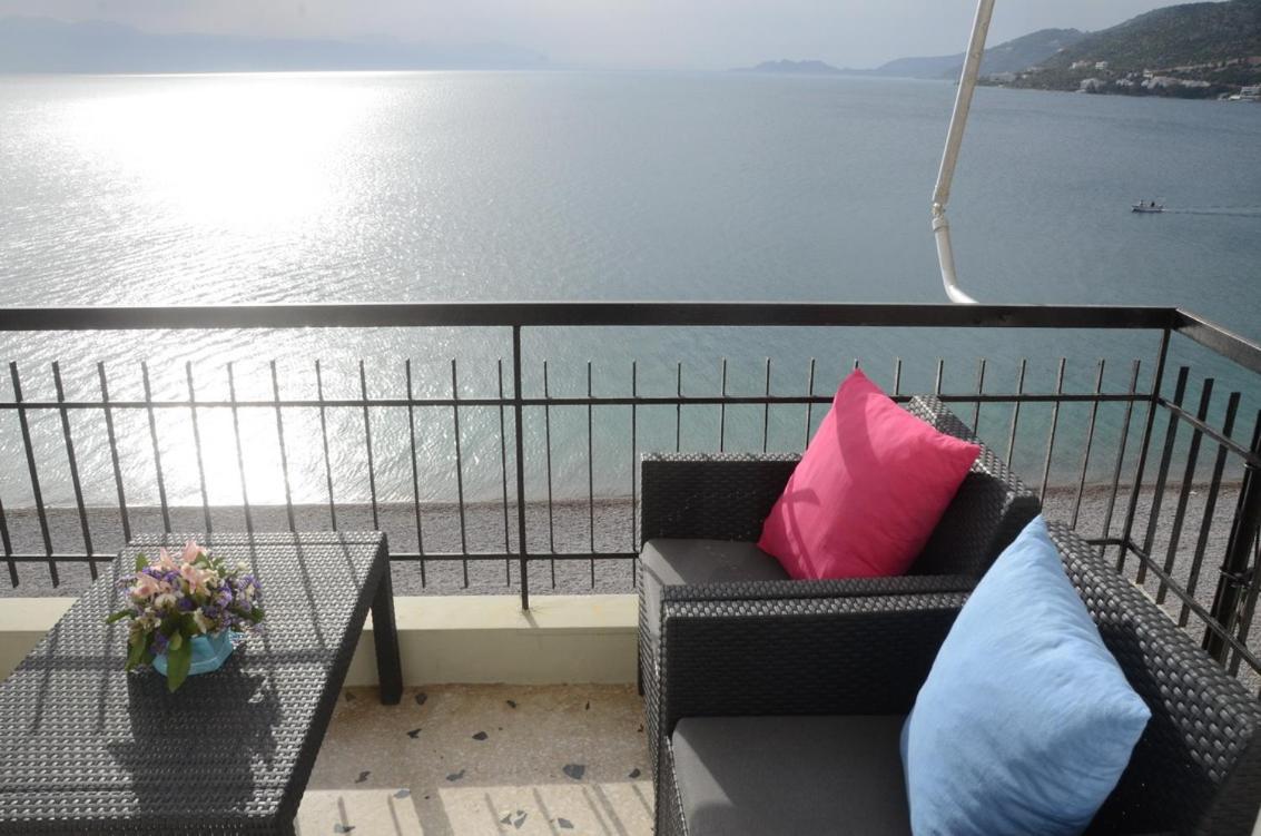 Captain'S Home Loutraki Esterno foto