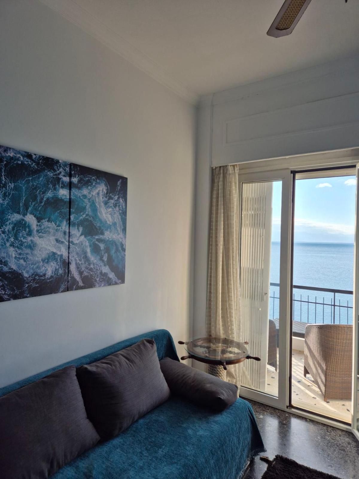 Captain'S Home Loutraki Esterno foto