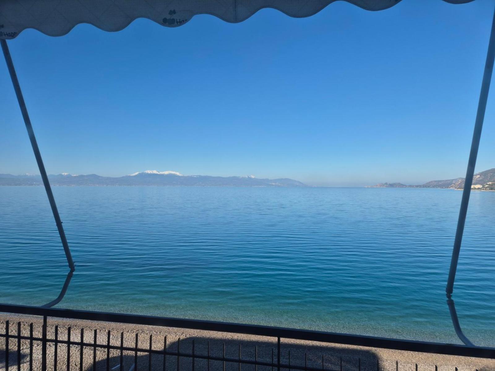 Captain'S Home Loutraki Esterno foto
