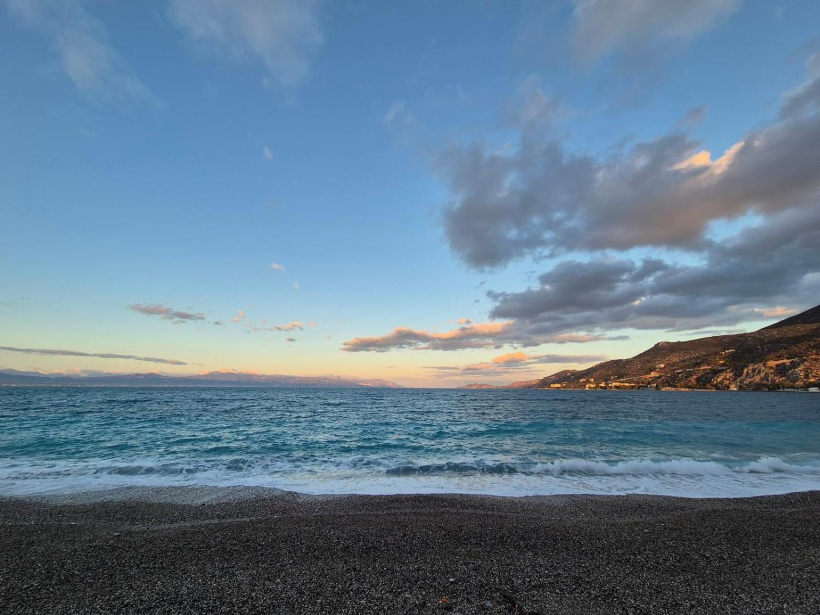 Captain'S Home Loutraki Esterno foto