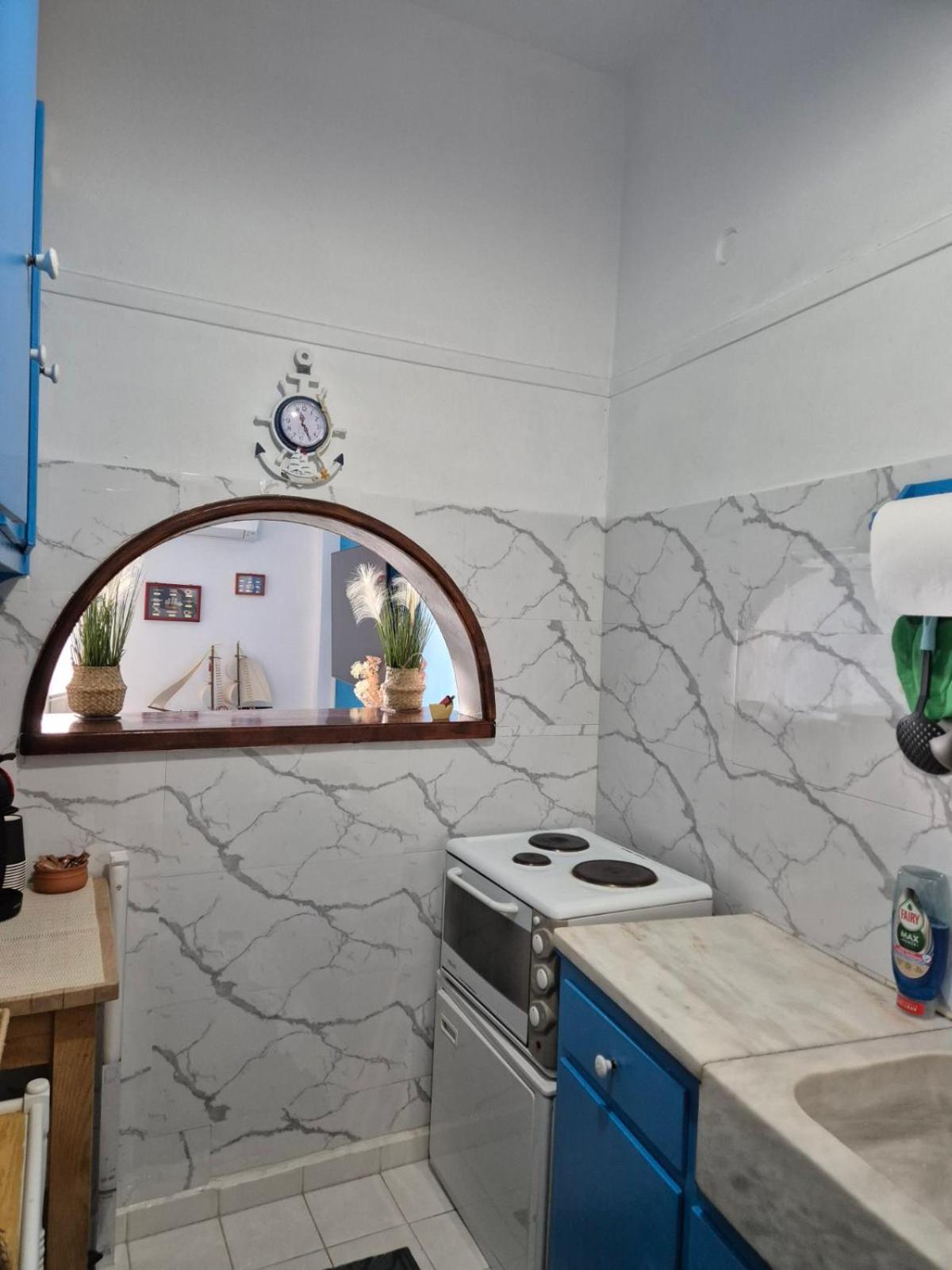 Captain'S Home Loutraki Esterno foto